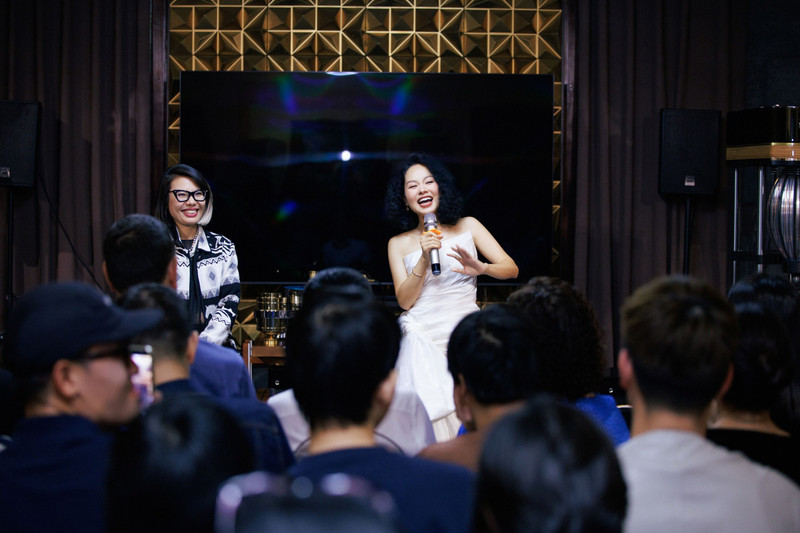 Hoàng Quyên tích lũy suy niệm, chưng cất thành thanh âm trong 'River'