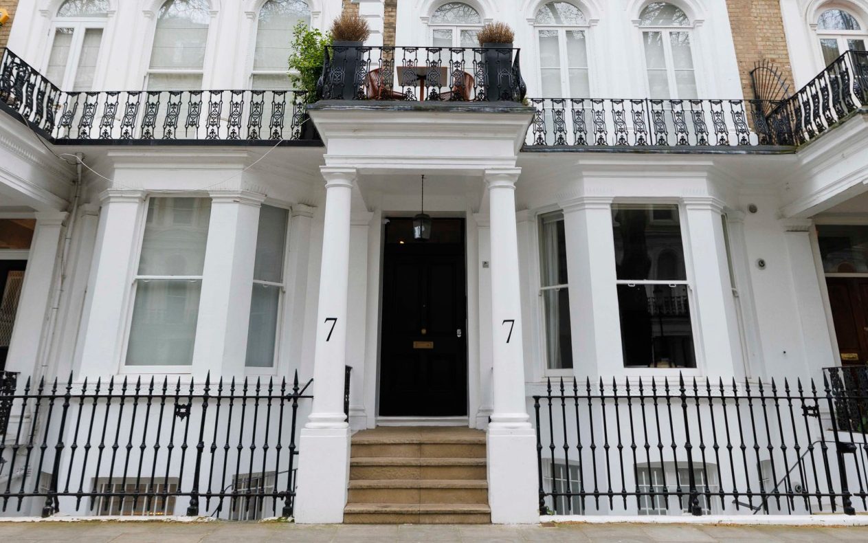 Hundreds of luxury London properties to be sold after shadow bank’s collapse<br><br>