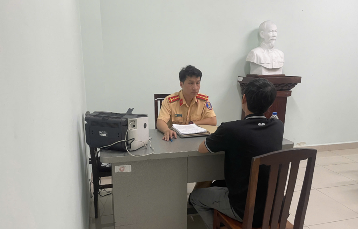 Xử phạt người đàn ông bịa chuyện 'CSGT cướp xe' trên mạng xã hội