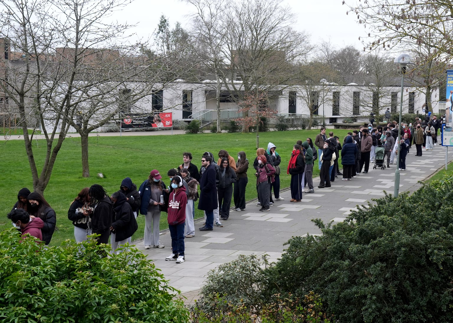 What is meningitis B and why are young people at risk?<br><br>