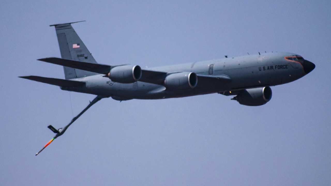 How Marines refuel aircraft in remote areas with a low-cost setup?