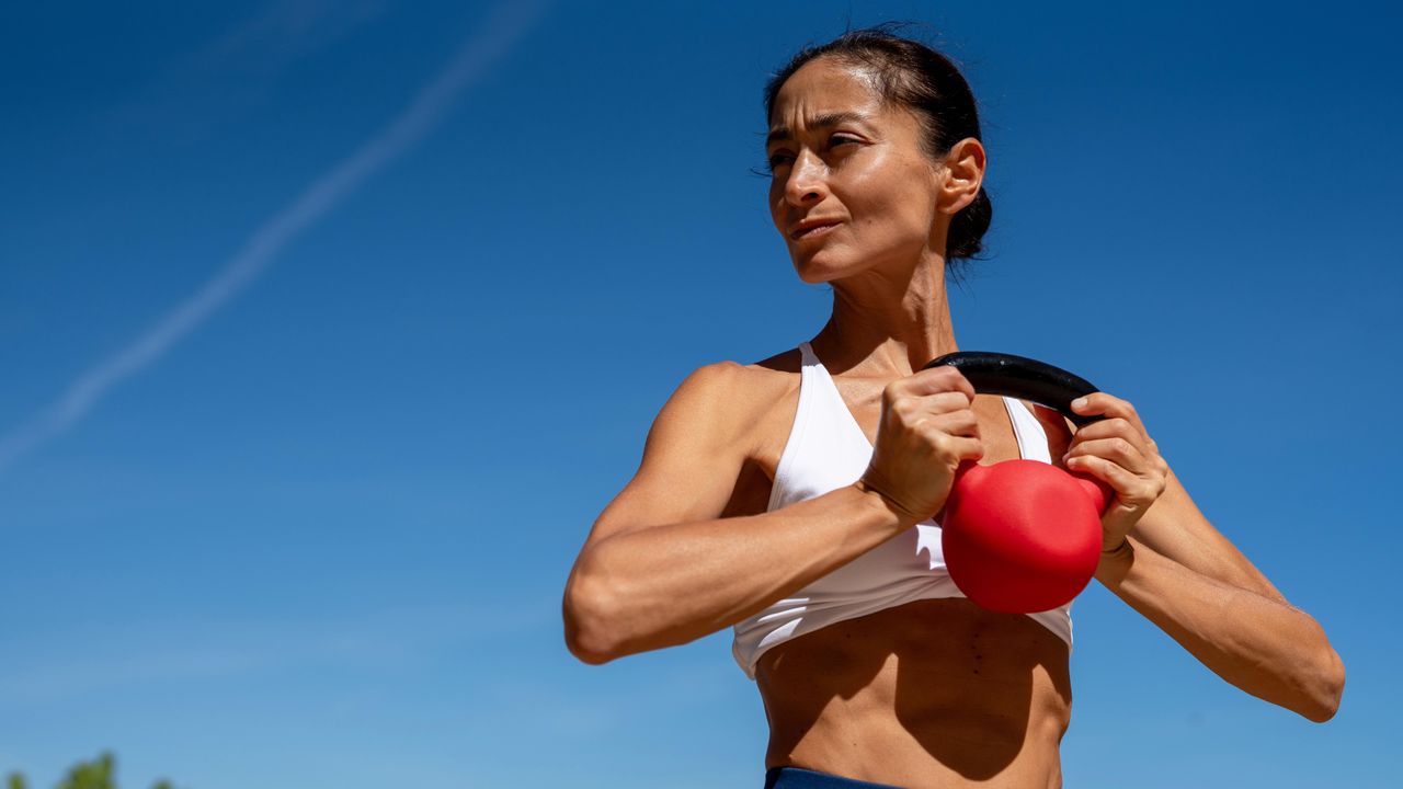 The simple standing ab exercise to boost core strength and improve hip ...