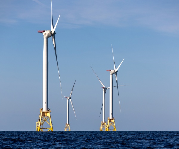 Report: Trump eyes $1 billion deal to halt offshore wind<br><br>