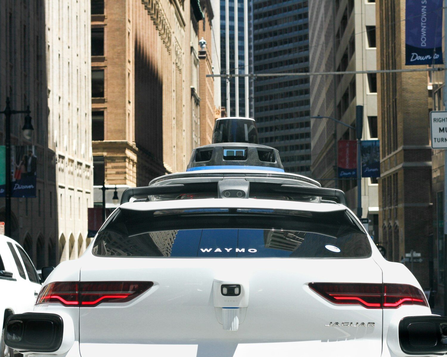 Passengers panic as Waymo robotaxi attempts eight-lane turn — the real ...