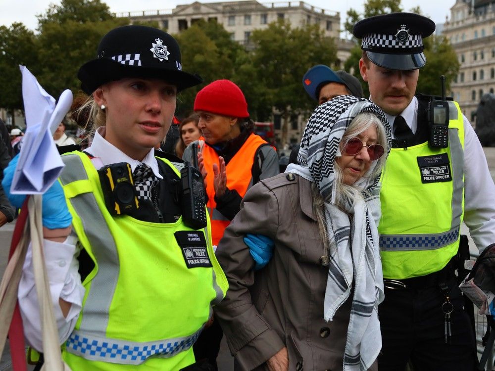 Jewish groups decry signs 'reminiscent of Nazi incitement' at Toronto ...