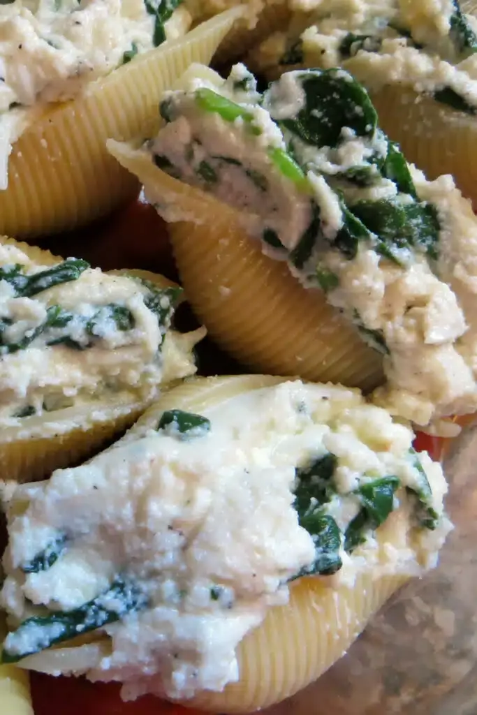 Baked spinach & ricotta stuffed shells