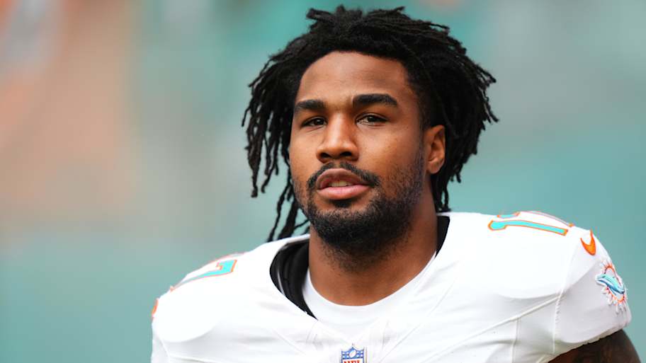 Dolphins just gifted the Patriots defense massive boost from Jaylen Waddle trade<br>