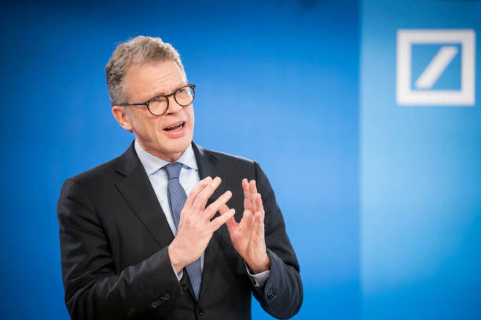 Deutsche Bank's investment bank topline likely flat in Q1, CEO says