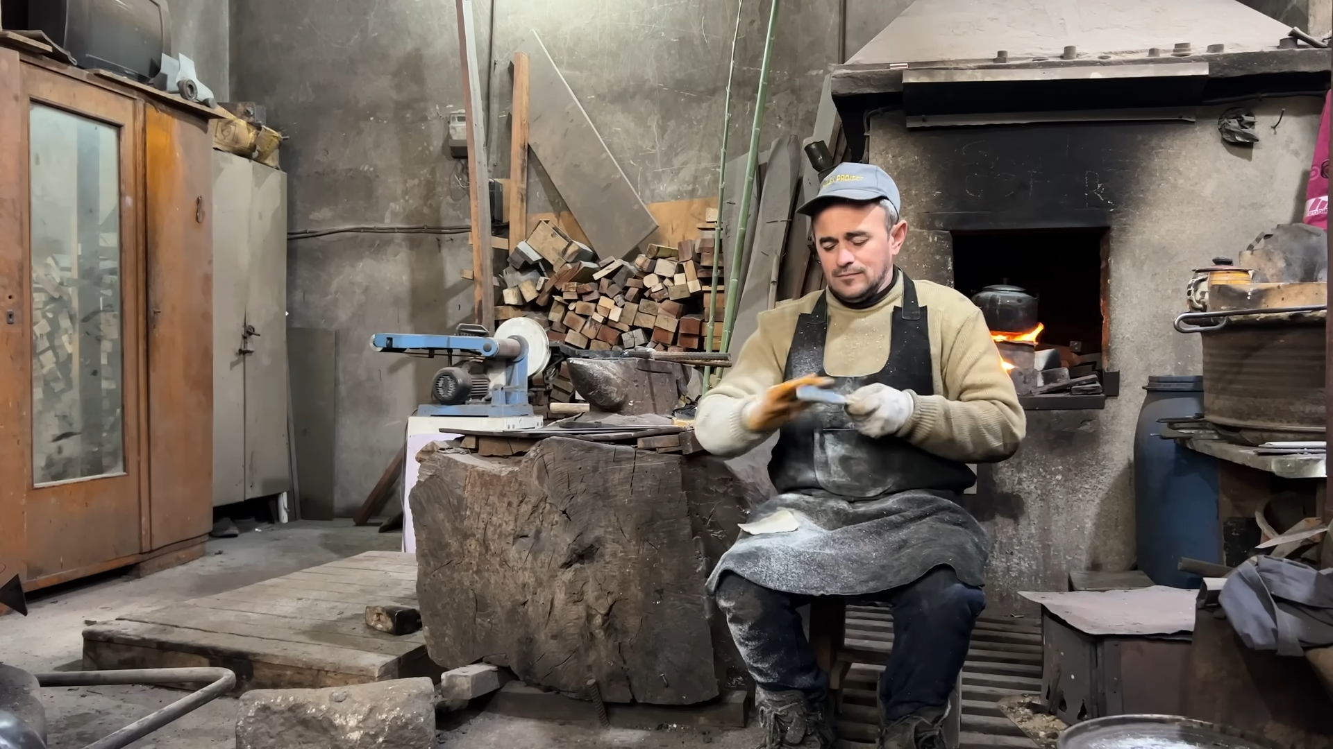 Forging a polished knife from scrap electrodes