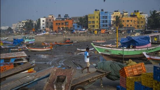 HC refuses to intervene in Khar Danda fish-drying land dispute