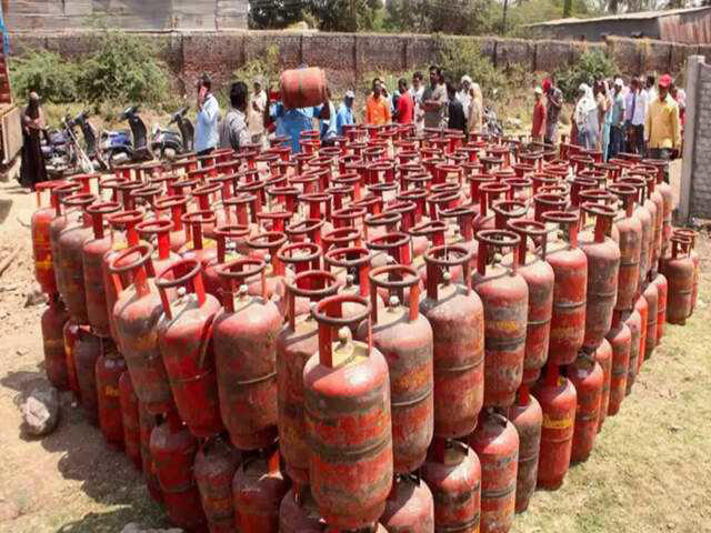 Challenges in LPG cylinder booking amid Middle East conflict