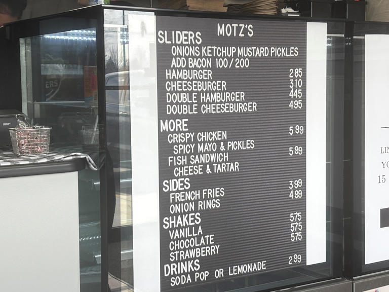 Motz’s Burgers opens Downriver location, serving sliders and shakes