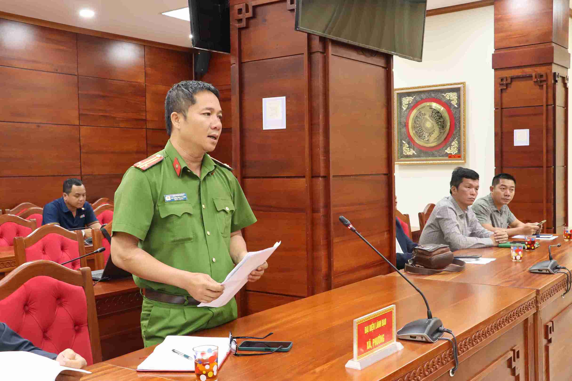 Xử phạt hành chính vụ cha đánh con 10 tuổi bầm tím khắp người