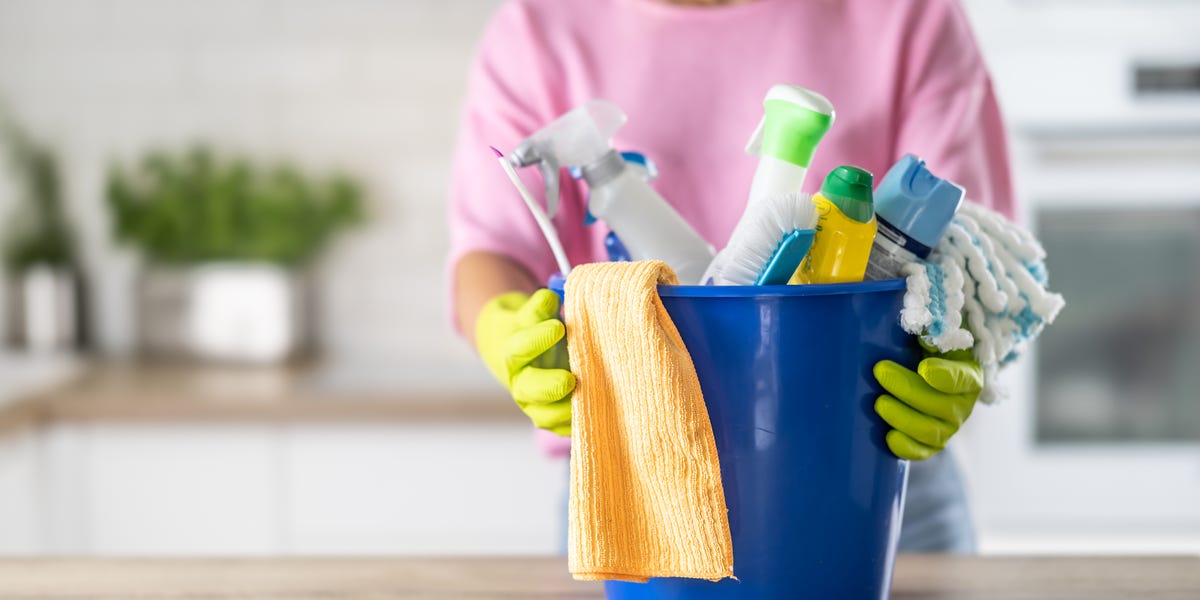 11 common cleaning products that are actually dangerous to mix