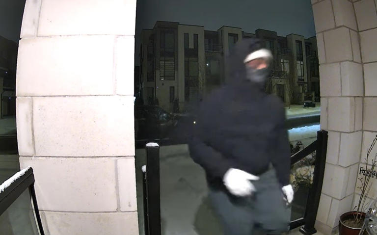 York cops charge 1 suspect, seek 3 others in armed Vaughan home invasion