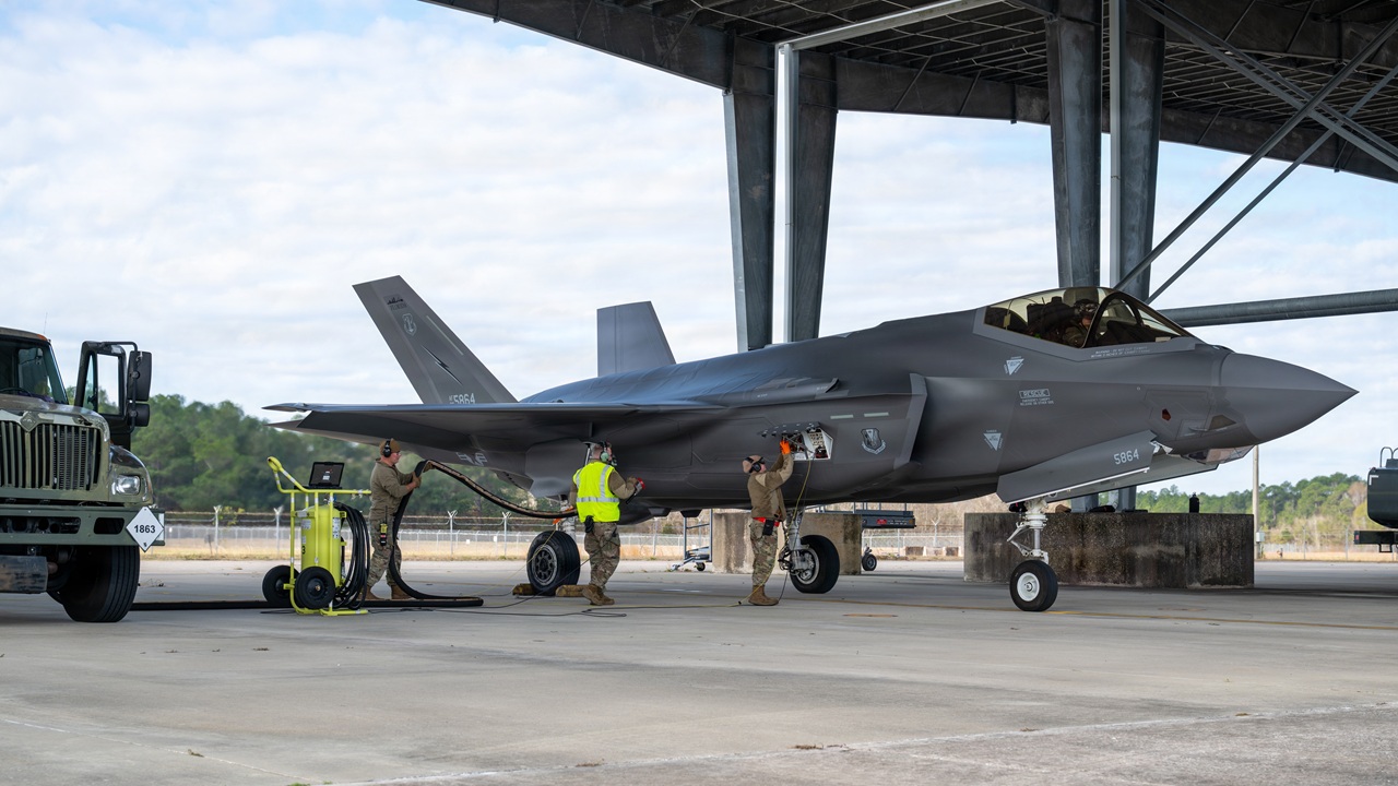 F-35 software upgrades 'stagnated,' warns new report