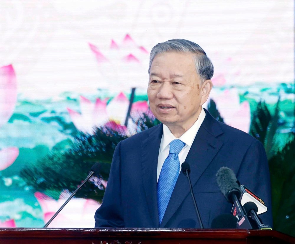 Tổng Bí thư: Tạo môi trường thuận lợi cho nghiên cứu, chế tạo các loại vũ khí hiện đại