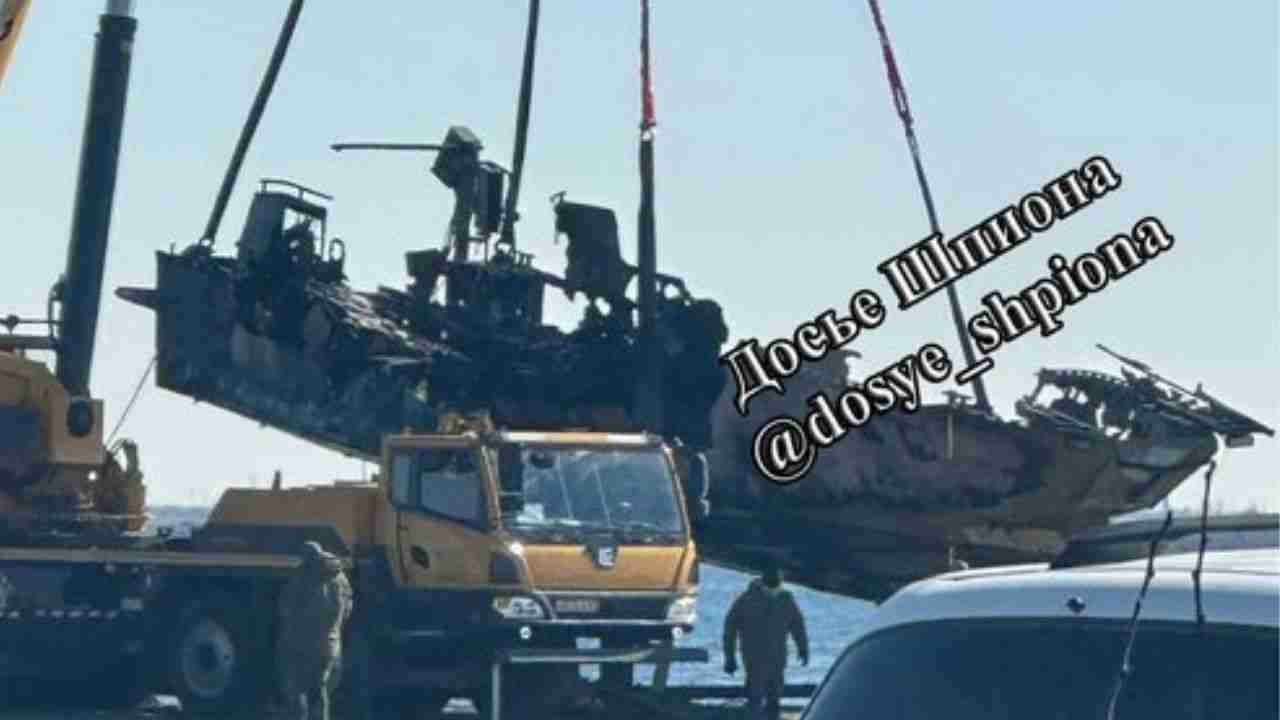 Ukraine destroys Russian Raptor military boat in Crimea and reduces ...