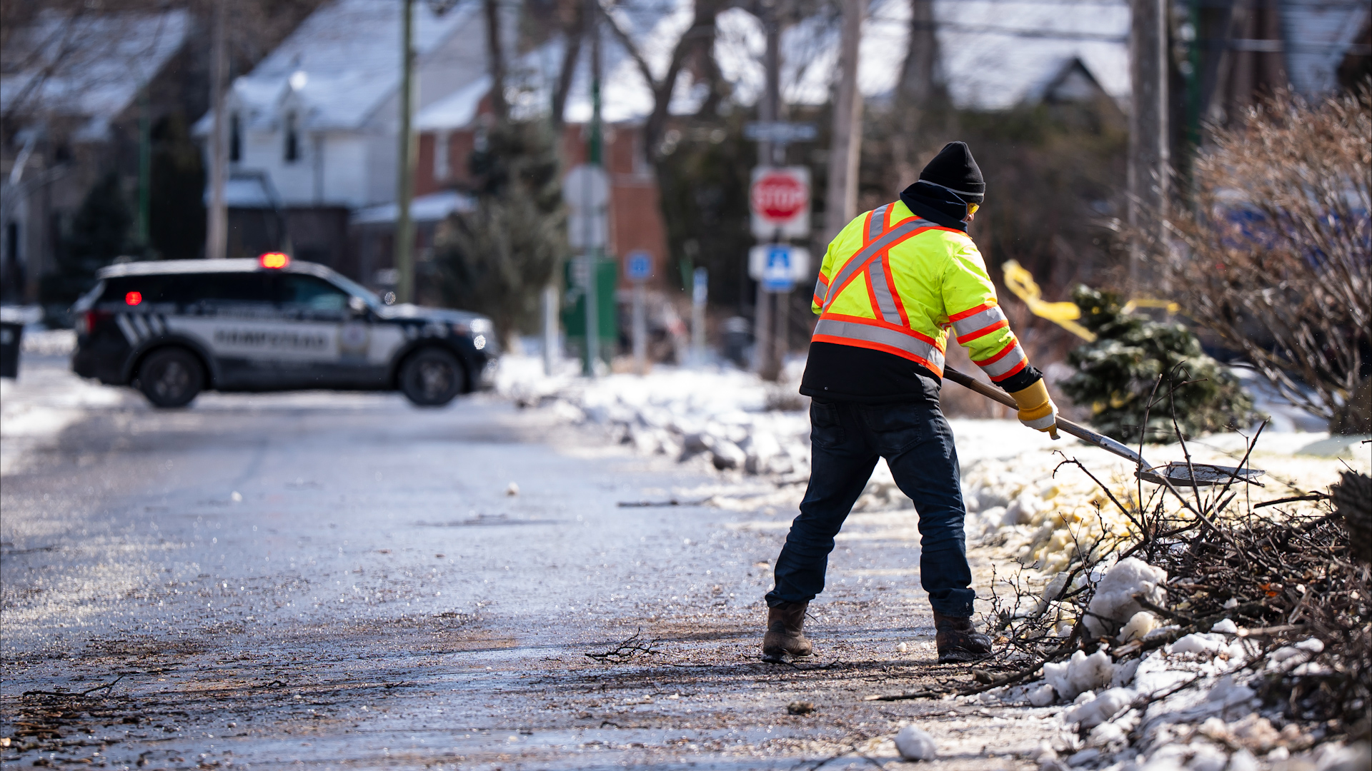Strong winds leave thousands without power in Central Canada, Maritimes