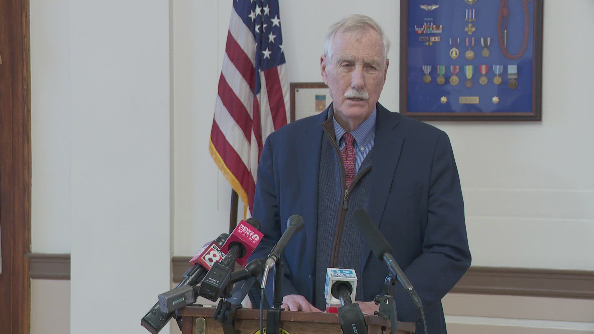 Senator Angus King working to fix burial benefits for veterans