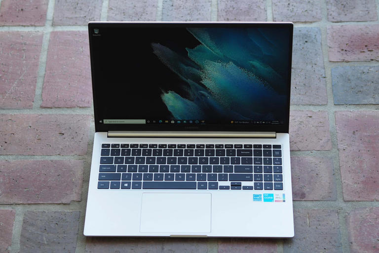 I used a MacBook Air for 3 years, but the Galaxy Book6 Pro now has my ...