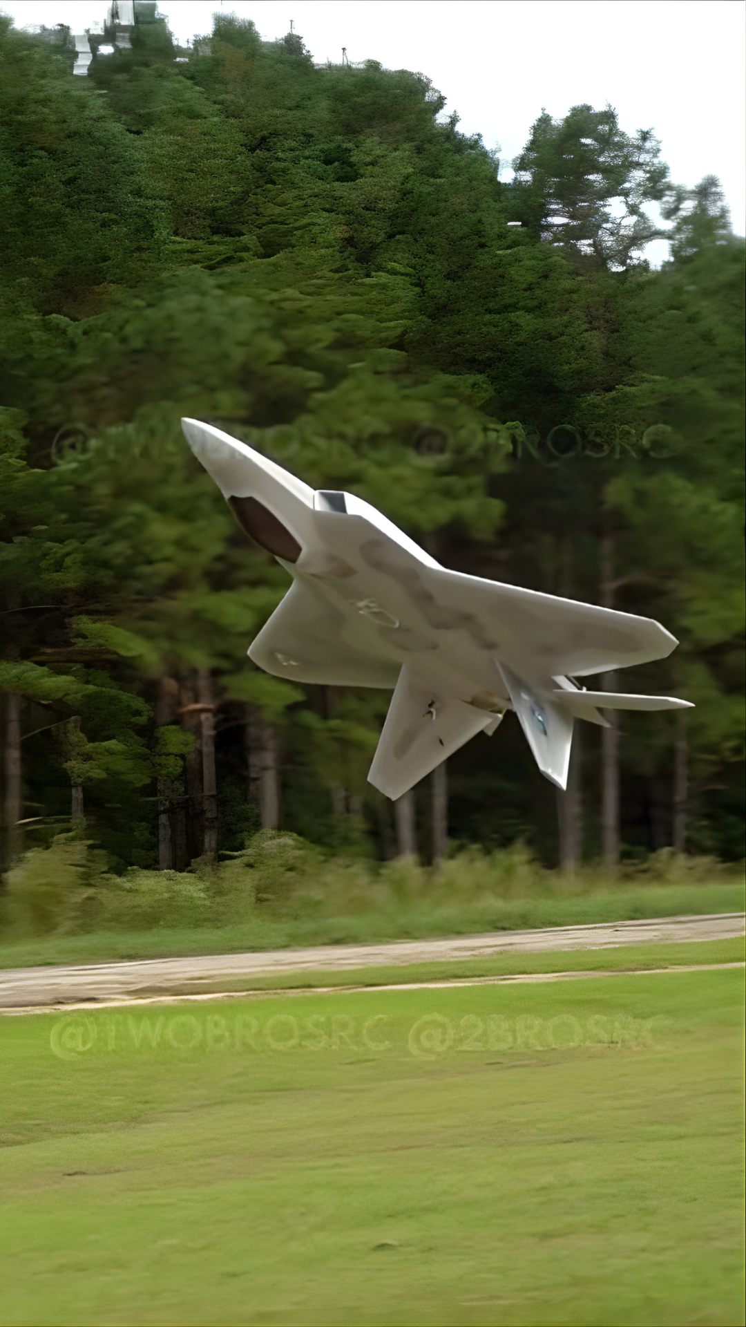 Experience the power of the F-22A Raptor inverted high alpha