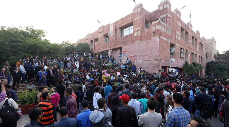 JNU writes to police over 'bail violations' by 14 students amid campus ...