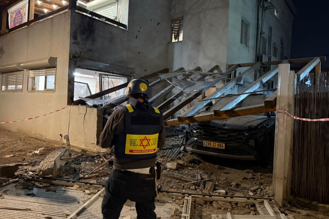 Dos muertos en Tel Aviv tras una andanada de misiles de Irán