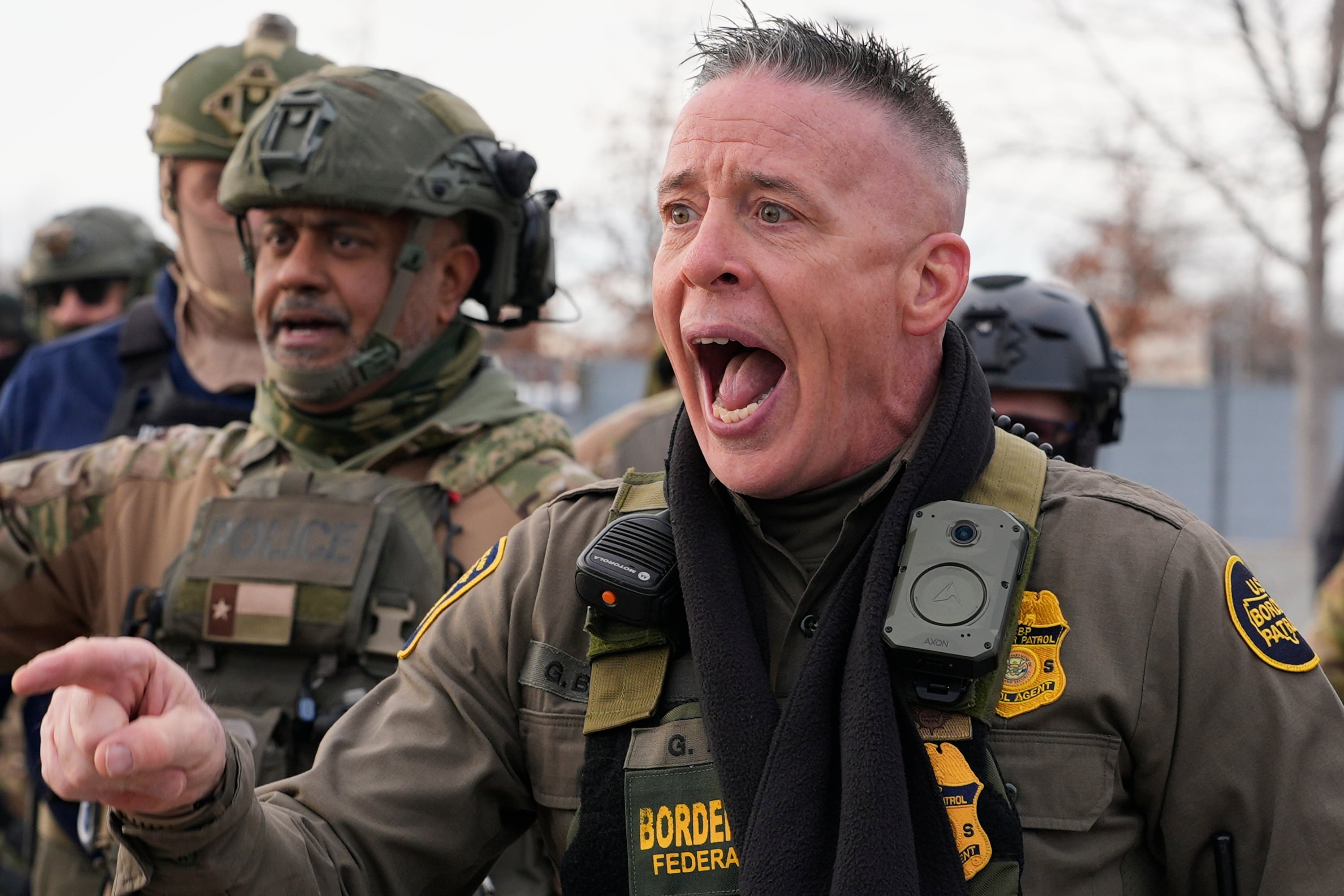 Border patrol chief exits amid controversies