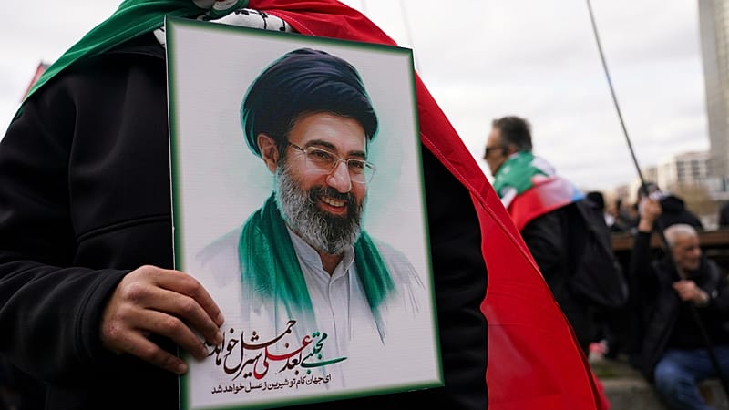 Piedade em casa, patrimônio no estrangeiro: o que se sabe dos bens de Mojtaba Khamenei