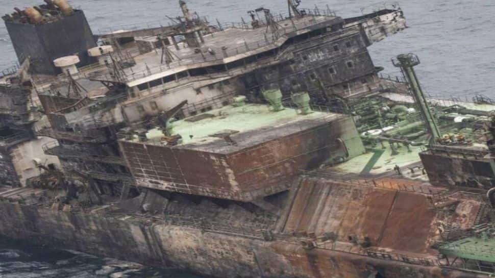 Photos: Russian ‘floating time bomb’ roams Mediterranean – Italy on ...