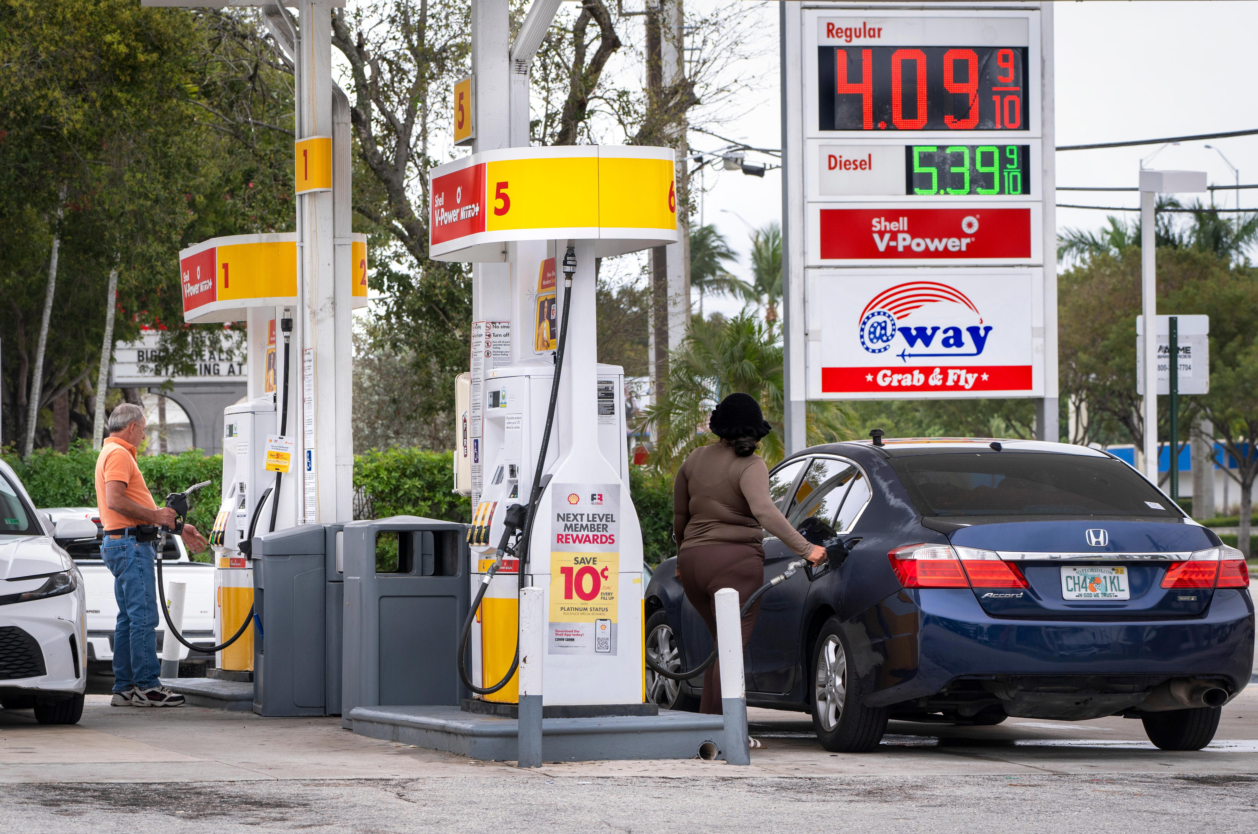 Gas prices hit $4 a gallon in Palm Beach County, highest in Florida