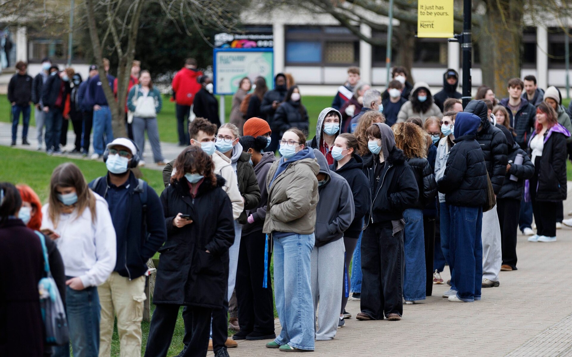 Meningitis B: Symptoms, vaccines and all you need to know about Kent outbreak<br>