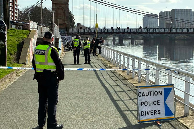 Man's body pulled from River Clyde in Glasgow after divers enter water
