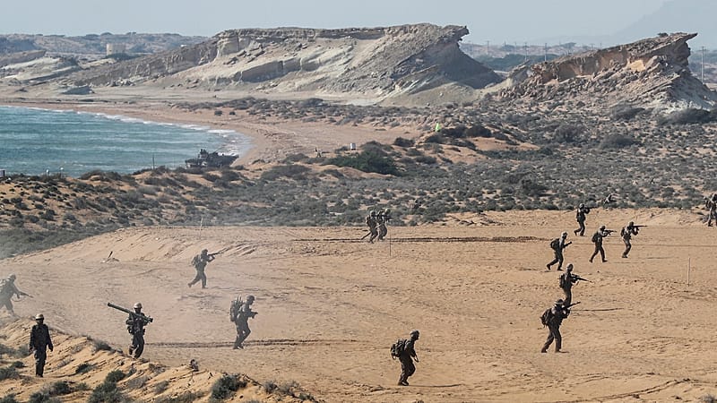 Quem pestaneja primeiro: o que a estratégia do Irão para o Estreito de Ormuz revela sobre os seus objetivos de guerra
