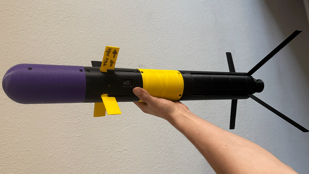 Tech hobbyist makes shoulder-mounted guided missile prototype with $96 ...
