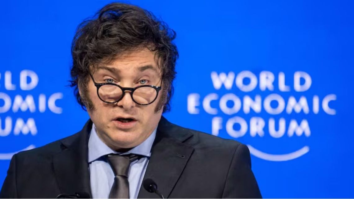 Encuesta: la desaprobación de Milei alcanza el 53%, pero la oposición ...