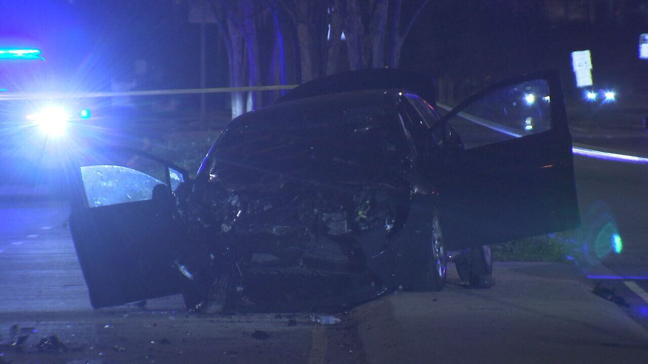 1 dead, 2 hurt in north Charlotte crash