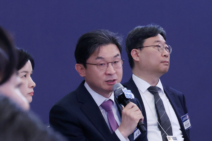 [오늘의 뉴스종합] 코스닥 리그제 도입, 검찰개혁 논의 재개, BTS 공연 안전 대책 등 주요 이슈