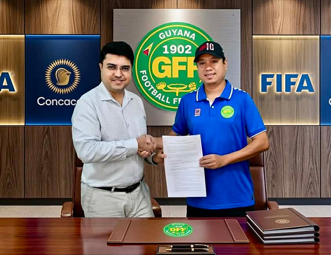 HLV Việt Nam làm trợ lý ở đội tuyển bóng đá quốc gia Nam Mỹ