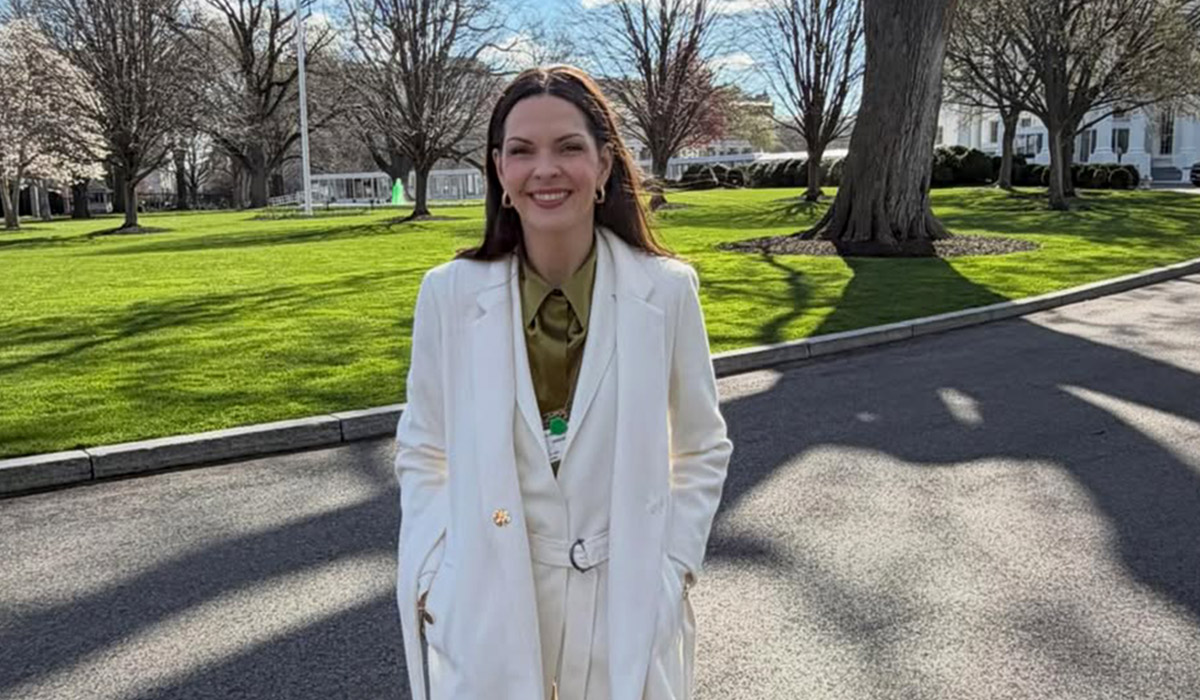 Jackie Fox gets a warm welcome from predecessor Caitríona Perry in the US