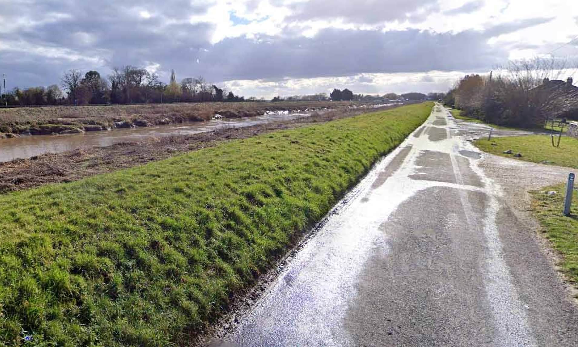 Frantic search for two missing teenagers after car with five youngsters ...