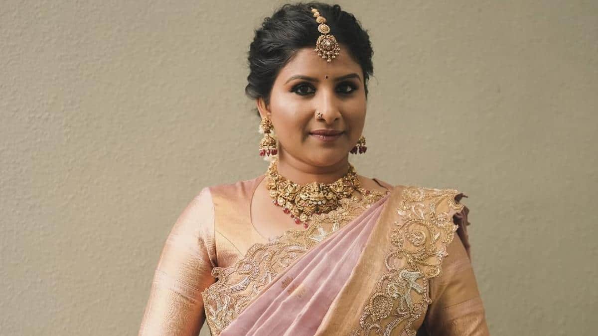 Singer Mangli: వల్గర్ సాంగ్ కాంట్రవర్సీ - సారీ చెప్పిన మంగ్లీ