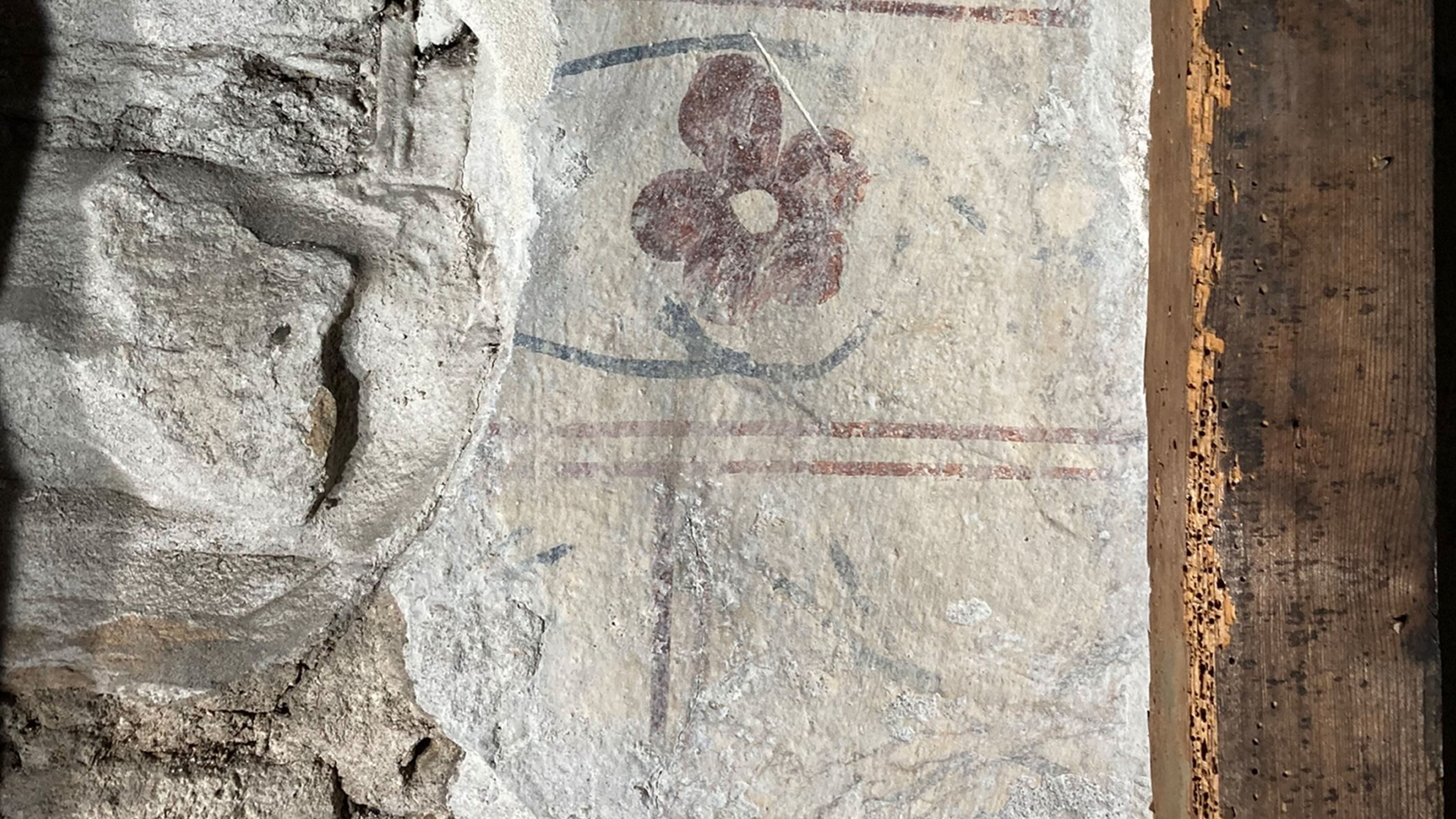 Hidden section of medieval wall painting dating back 700 years ...