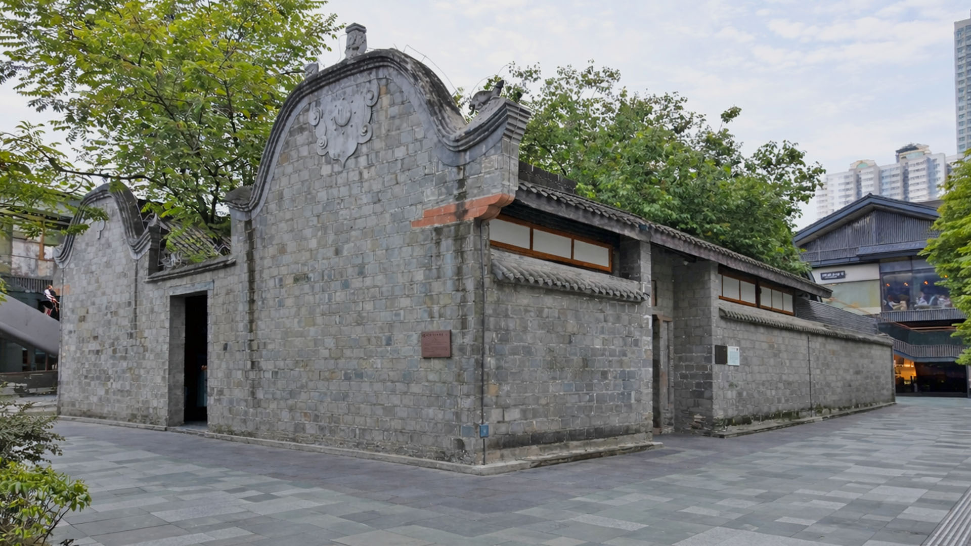 Preserved Heritage Buildings Attract Curious Visitors China