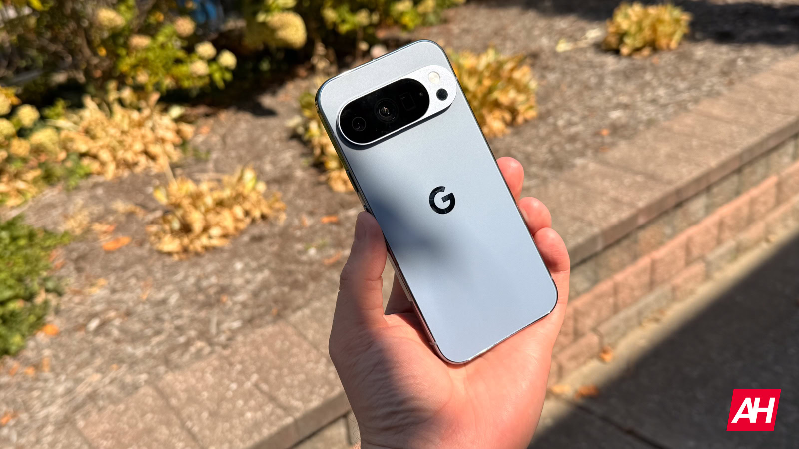 Pixel 10 & 9 owners report recurring lock screen AOD freezes after ...