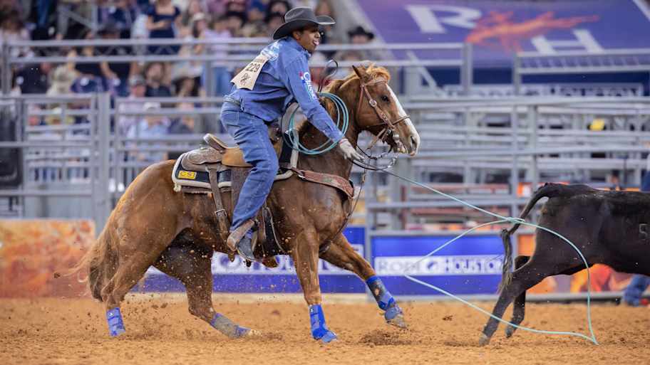 RODEOHOUSTON field narrows as champions advance through first semi-finals