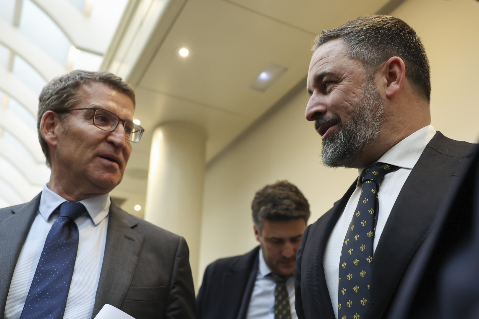 PP y Vox negocian con discreción y el mensaje de que no hay pacto ...