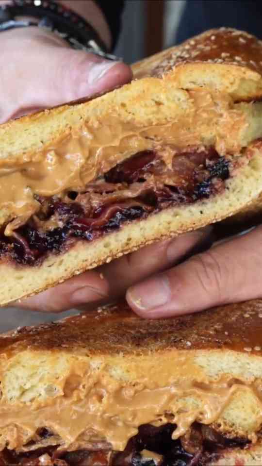 The legendary Elvis Presley sandwich that sounds crazy but works
