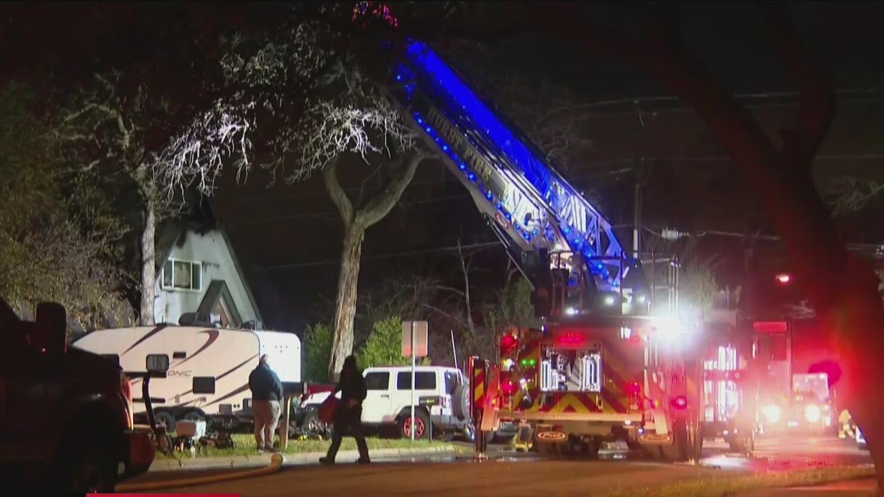 Dog dies in house fire in Hurst, officials say